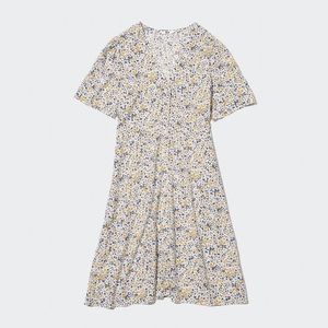 Like New Uniqlo Floral White V-Neck Dress